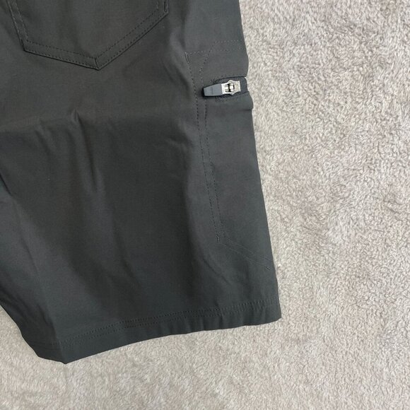 NEW Eddie Bauer Men's 30 Rainier 10" Tech Shorts Outdoor Cargo - Picture 8 of 9